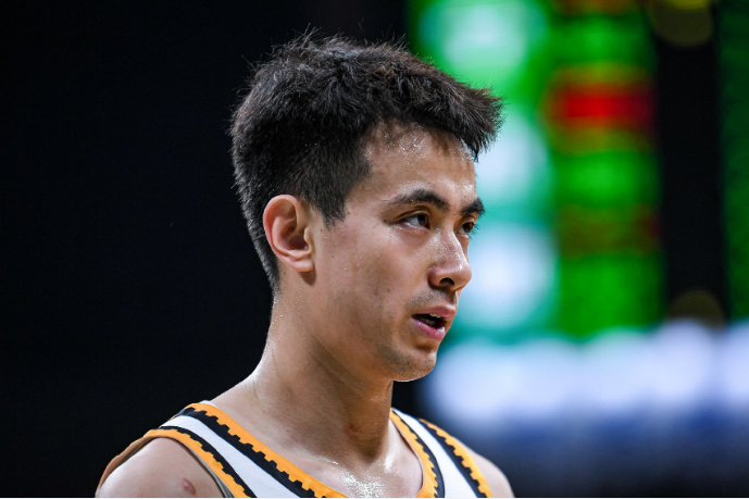 乐鱼app-杨鸣走早了？辽宁狂胜52分终结4连败 赵继伟复出激活7人上双制胜