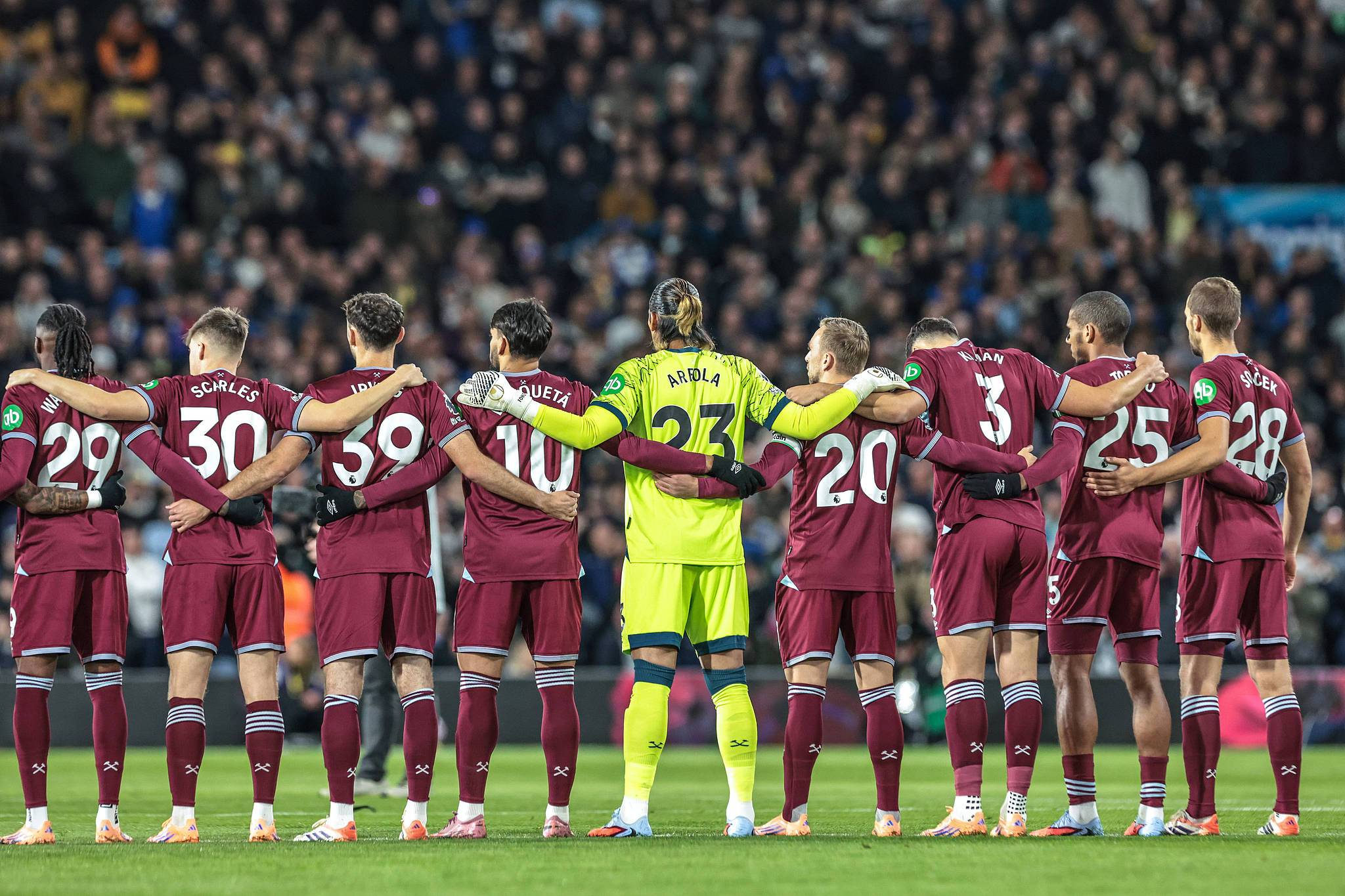 乐鱼app-“令人失望的引援”：西汉姆联不可浪费3500万英镑机会，后卫引援在即